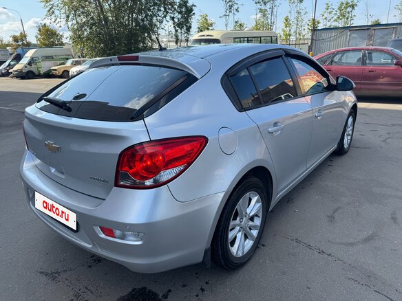 2013 Chevrolet Cruze I Рестайлинг, серебристый - вид 4