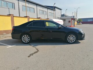 2017 Toyota Camry VII (XV50) Рестайлинг 2, чёрный, 1530000 рублей, вид 3