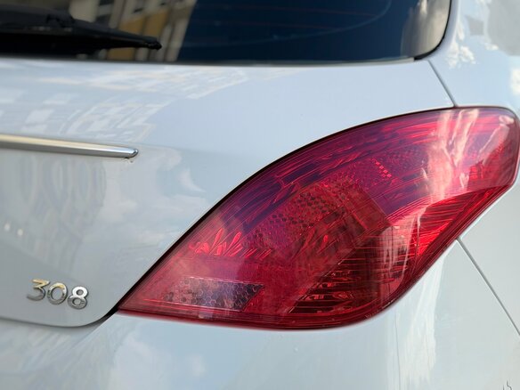 2011 Peugeot 308 I Рестайлинг, белый - вид 18