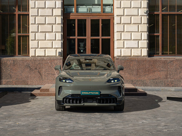 2026 Porsche Cayenne Electric IV, зелёный - вид 1
