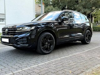 2026 Volkswagen Touareg III Рестайлинг, чёрный, 11991000 рублей, вид 2