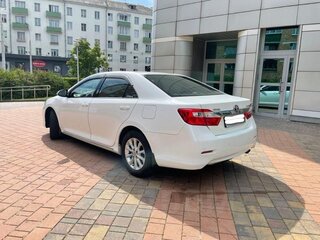 2014 Toyota Camry VII (XV50), белый, 1750000 рублей, вид 3