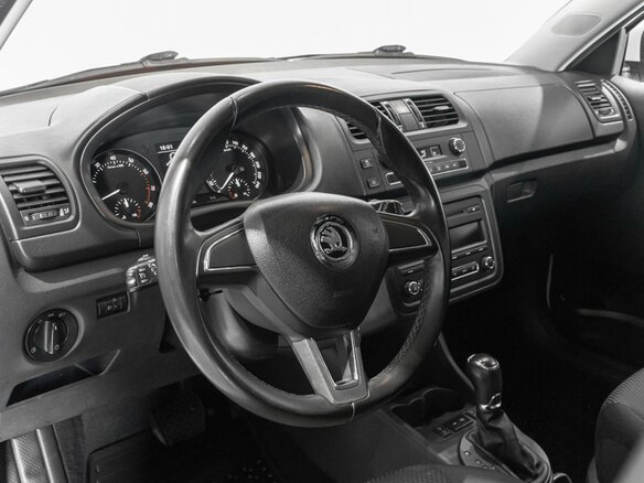 2014 Skoda Fabia II Рестайлинг, белый, 745954 рублей - вид 4