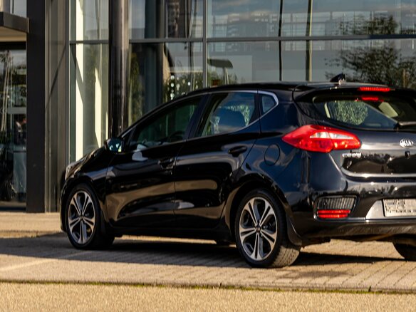 2018 Kia Ceed II Рестайлинг, чёрный, 1195000 рублей - вид 12