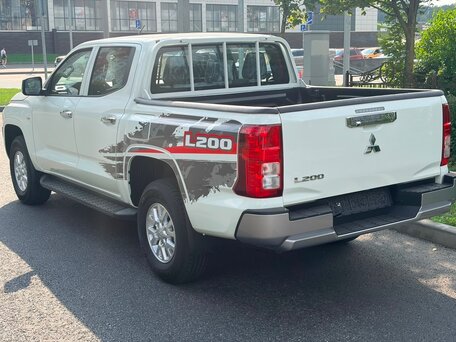 2025 Mitsubishi L200 VI, белый, 4680000 рублей, вид 2