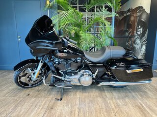 2024 Harley-Davidson Street Glide, чёрный, 3550000 рублей, вид 3