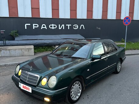 1996 Mercedes-Benz E-Класс 230 II (W210, S210), зелёный, 250000 рублей, вид 1