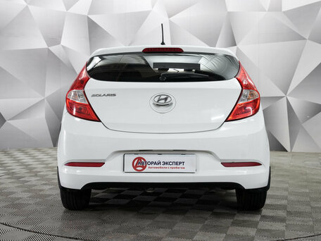2016 Hyundai Solaris I Рестайлинг, белый, 696000 рублей, вид 4