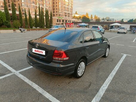 2016 Volkswagen Polo V Рестайлинг, серый, 950000 рублей, вид 4