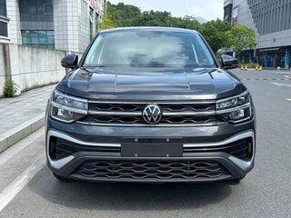 2023 Volkswagen Tharu 300 TSI I Рестайлинг, чёрный, 2255000 рублей, вид 3