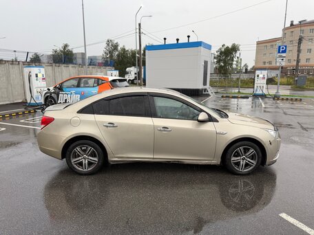 2011 Chevrolet Cruze I, бежевый, 270000 рублей, вид 4