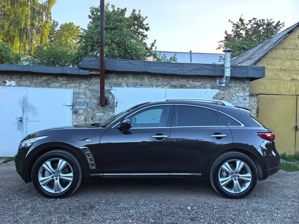 2010 Infiniti FX37 II (S51), коричневый, 1990000 рублей - вид 8