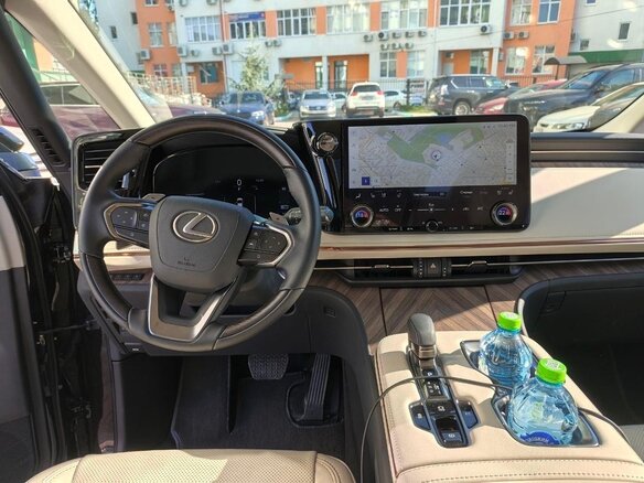2025 Lexus LM 500h II, чёрный, 19900000 рублей - вид 5