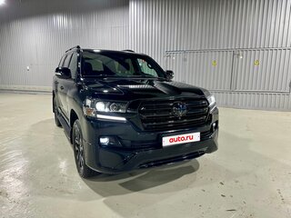 2016 Toyota Land Cruiser 200 Series Рестайлинг 2, чёрный, 6800000 рублей, вид 1