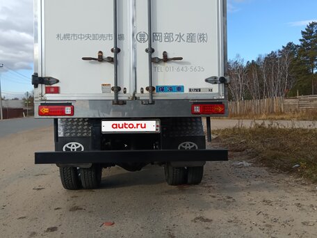 1995 Toyota Toyoace, белый, 2750000 рублей, вид 3