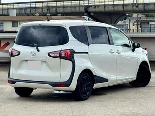 2022 Toyota Sienta II Рестайлинг, белый, 1490000 рублей, вид 5