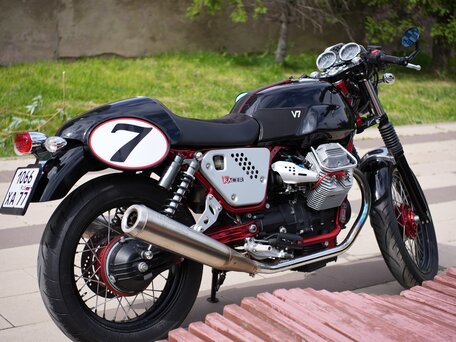 2011 Moto Guzzi V 7, чёрный, 385000 рублей, вид 3