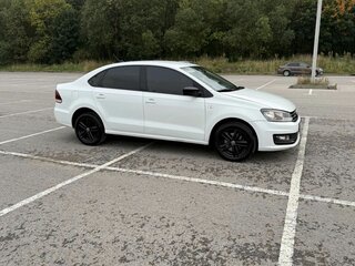 2020 Volkswagen Polo V Рестайлинг, белый, 997000 рублей, вид 3