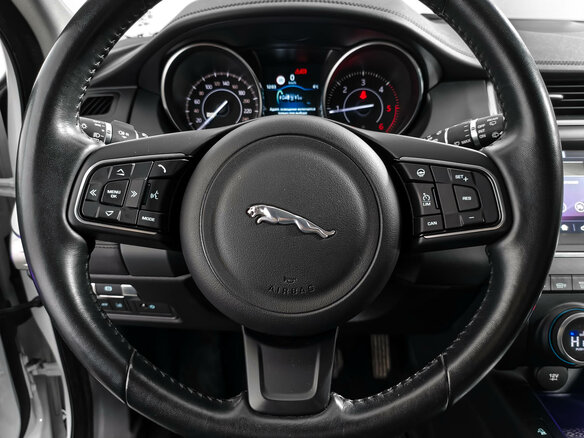 2018 Jaguar E-Pace I, белый, 2755000 рублей - вид 17