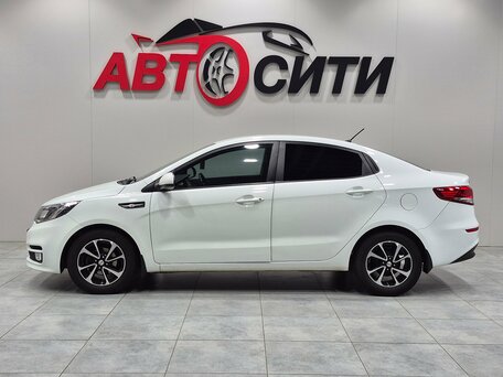 2016 Kia Rio III Рестайлинг, белый, 1161000 рублей, вид 4