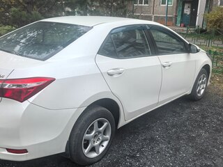 2013 Toyota Corolla XI (E160, E170, E180), белый, 950000 рублей, вид 2