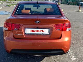 2010 Kia Cerato 4-speed II, оранжевый, 775000 рублей, вид 5