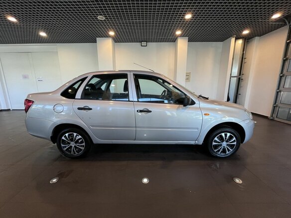 2014 Lada (ВАЗ) Granta I, серебристый, 451000 рублей - вид 1