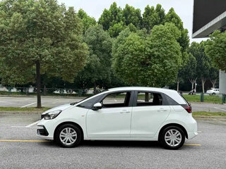 2021 Honda Fit Crosstar IV, белый, 1147777 рублей, вид 3