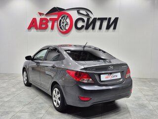 2013 Hyundai Solaris I, серый, 745000 рублей, вид 5