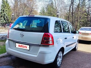 2011 Opel Zafira B Рестайлинг, белый, 560000 рублей, вид 4