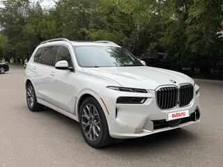 2022 BMW X7 40i I (G07) Рестайлинг, белый, 9500000 рублей, вид 2
