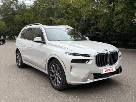 2022 BMW X7 40i I (G07) Рестайлинг, белый, 10500000 рублей, вид 2