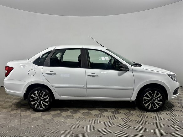 2026 Lada (ВАЗ) Granta I Рестайлинг, белый - вид 5