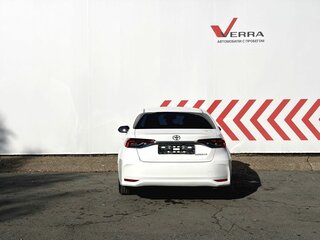 2022 Toyota Corolla XII (E210), белый, 2050000 рублей, вид 4