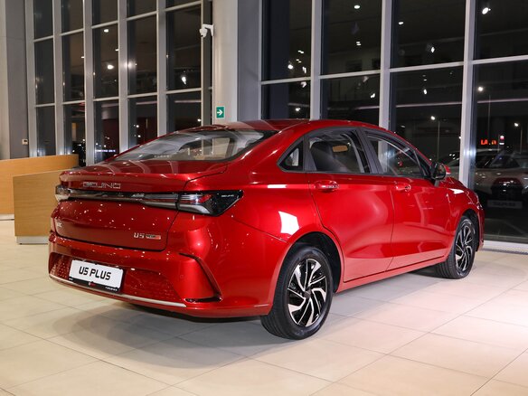 2024 BAIC U5 Plus, красный, 2380000 рублей - вид 4