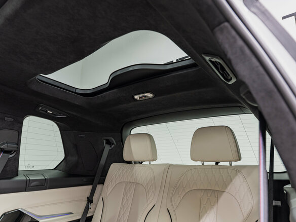 2023 BMW X7 40d I (G07) Рестайлинг, белый, 11590000 рублей - вид 24