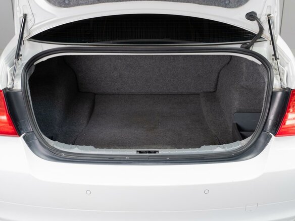 2011 BMW 3 серии 318i V (E90/E91/E92/E93) Рестайлинг, белый - вид 16
