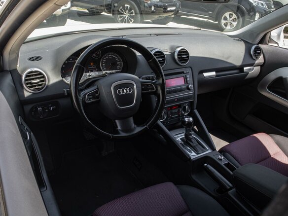 2011 Audi A3 II (8P) Рестайлинг 2, белый - вид 5