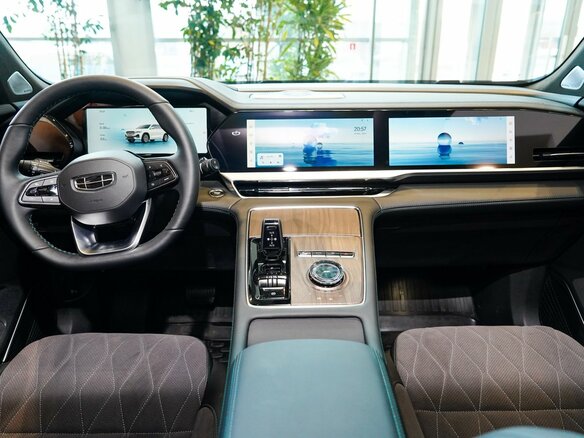 2026 Geely Monjaro I, серебристый - вид 8