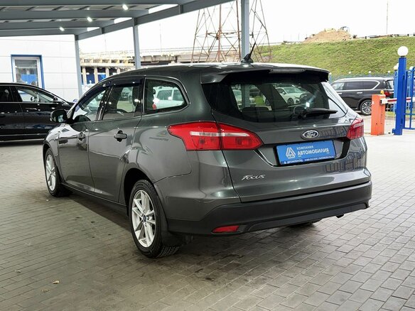 2017 Ford Focus III Рестайлинг, серый, 1099000 рублей - вид 2
