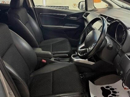 2017 Honda Fit III Рестайлинг, серый, 960000 рублей - вид 2