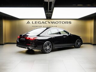 2026 Mercedes-Benz E-Класс 300 VI (W214, S214), чёрный, 9460000 рублей, вид 3