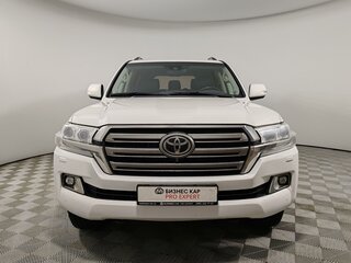 2016 Toyota Land Cruiser 200 Series Рестайлинг 2, белый, 5299000 рублей, вид 2