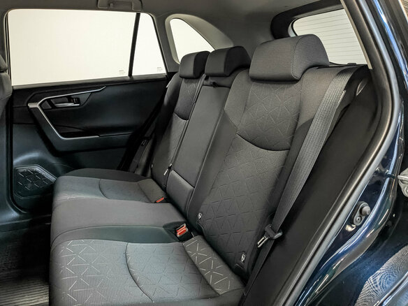 2020 Toyota RAV4 V (XA50), синий, 2950000 рублей - вид 17