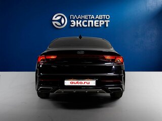 2021 Kia K5 III, чёрный, 2370000 рублей, вид 5