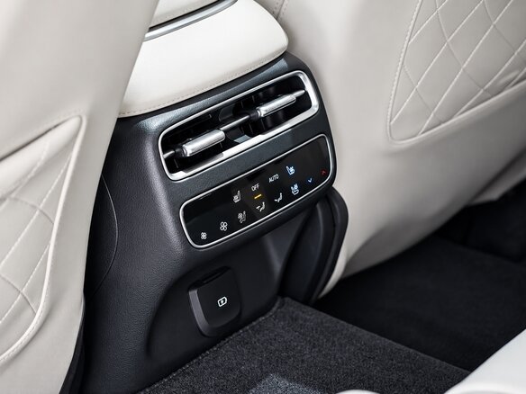2025 Genesis GV70 I Рестайлинг, белый, 6800002 рублей - вид 16
