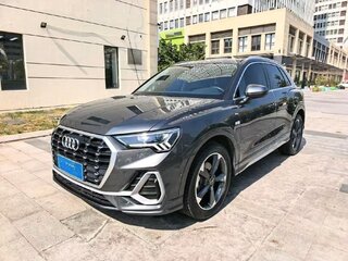 2022 Audi Q3 35 TFSI II (F3), серый, 2650000 рублей, вид 2