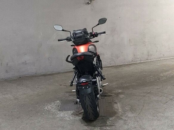 2023 Triumph Trident 660, оранжевый, 850000 рублей - вид 2