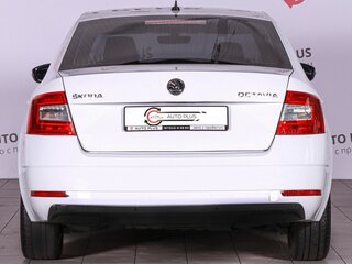 2019 Skoda Octavia III (A7) Рестайлинг, белый, 1450000 рублей, вид 4