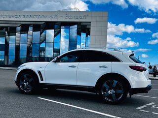 2015 Infiniti QX70, белый, 2690000 рублей, вид 1